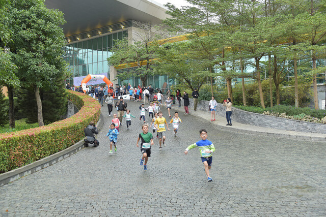 Chạy việt dã ngay trong lòng thủ đô giải Hanoi Half Marathon 2019
