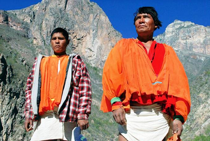 Bộ tộc Tarahumara - giày chạy bộ có phải một cú lừa?